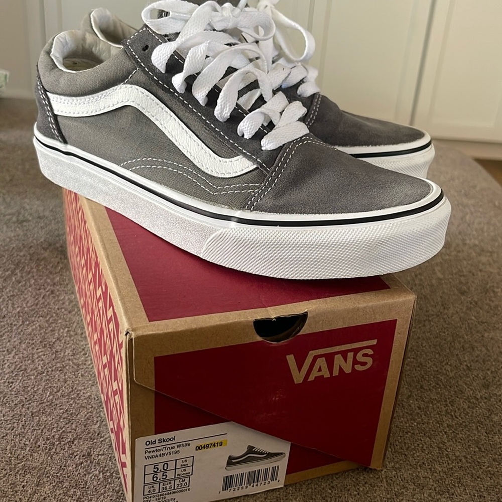 Vans Old Skool Pewter/True White. Slightly used and in great condition.